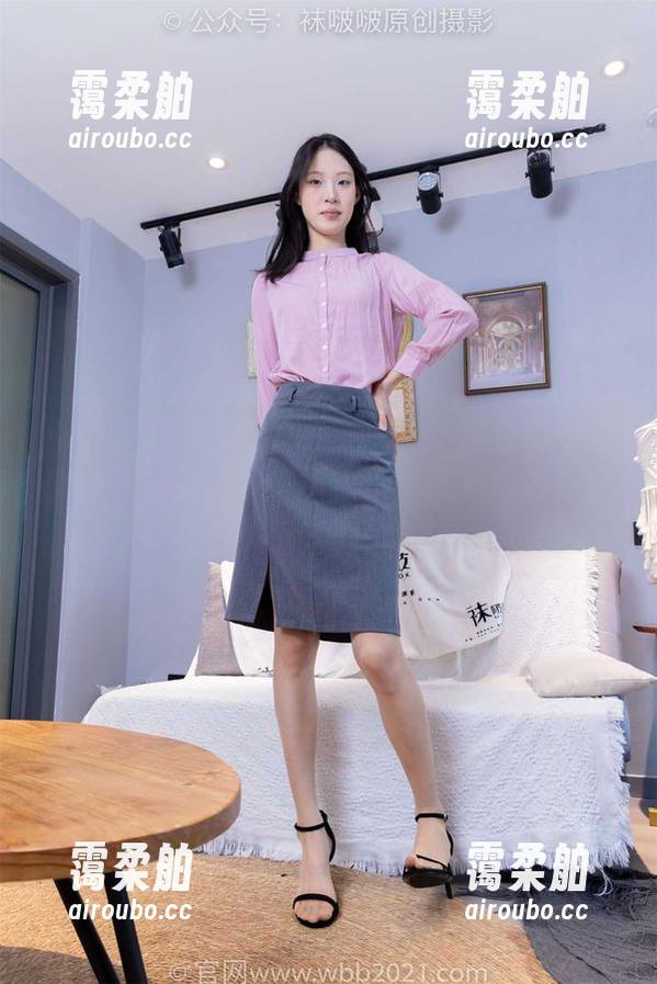 BoBoSocks袜啵啵-小甜豆 BoBoSocks袜啵啵 - 一组小甜豆的护士服图片更新,想不到这里的医护也如此风情万种。