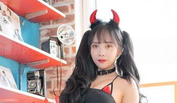 说好的涂鸦风？Dami(퀸다미)的最新套装cos真要走心了