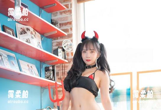 说好的涂鸦风？Dami(퀸다미)的最新套装cos真要走心了