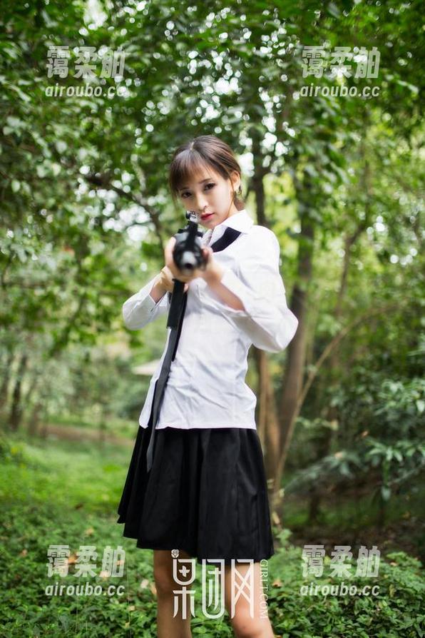 GIRLT果团网-尹意纯 GIRLT果团网 - 尹意纯:肉丝与图集的完美结合,捧心脏小心翼翼,不要掉下来了。