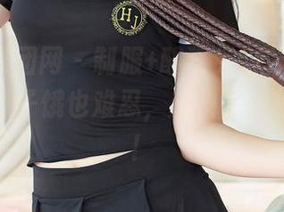 GIRLT果团网 - 制服+酸酱兔=麻辣滋味，这图片肚子饿也难忍，赶快下载归你所有！