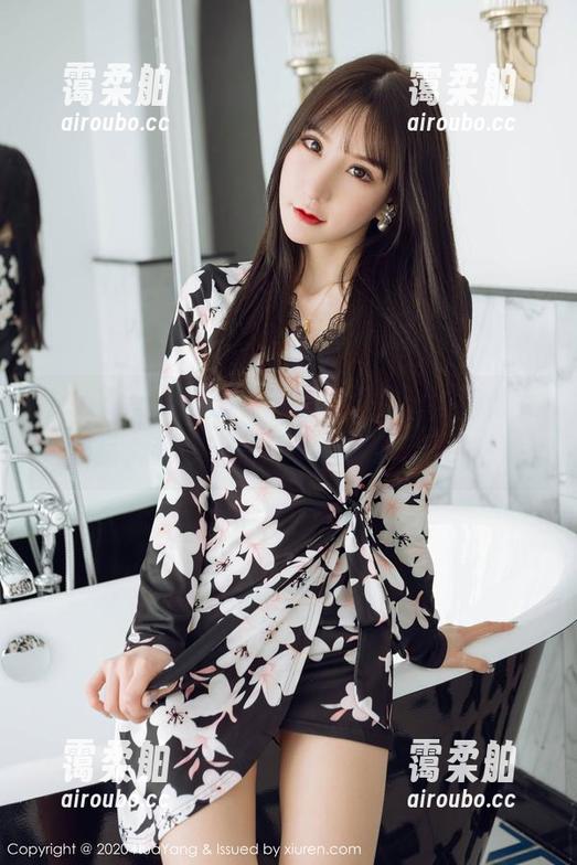 HuaYang花漾-小海臀 HuaYang花漾 - 自从看了小海臀的修女作品,我开始怀疑她是隐藏的女神!