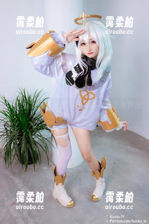 高清下的校服魔力，KuukoW分享各种校园奇遇！