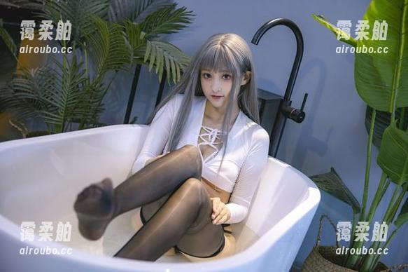 Luisa_零纱的黑枪呆COS，图册比我想象的要更精彩？