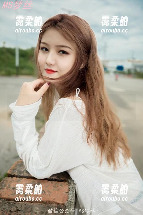 MSLASS梦丝女神 - 私拍炸裂？还不如来看玥玥在白色空间里无意识的灵魂游荡。