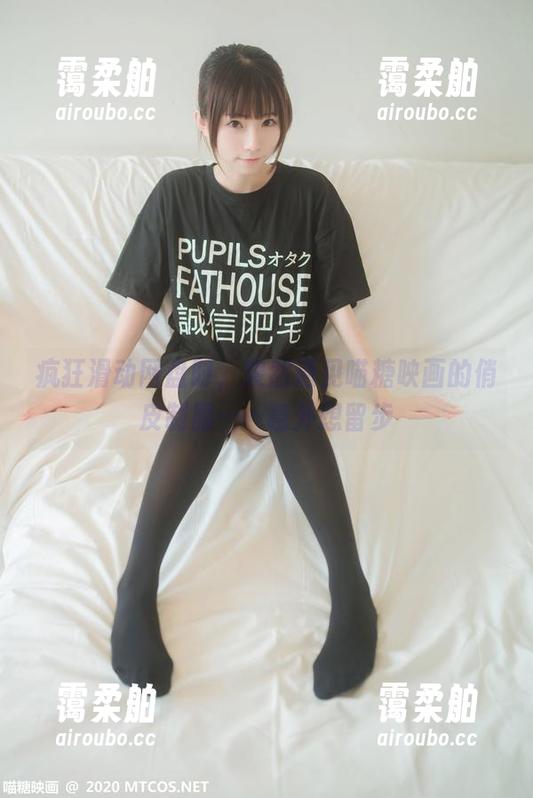 疯狂滑动网盘时，突然遇见喵糖映画的俏皮制服……意外想留步