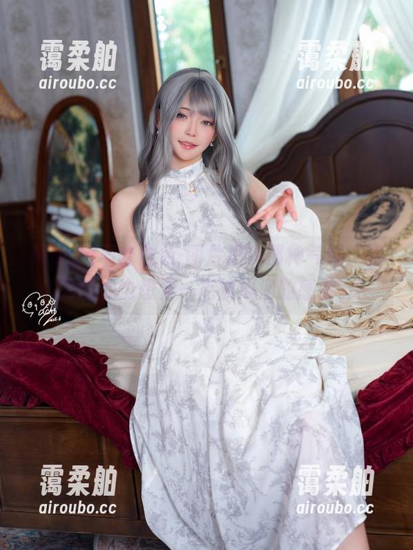 Machi马吉白色-图片里的那种气氛，我的内心也想要一点被浸泡的感觉。