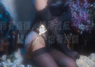 Quan冉有点饿，镇海巡航——图包里的旗袍似乎也有点饿