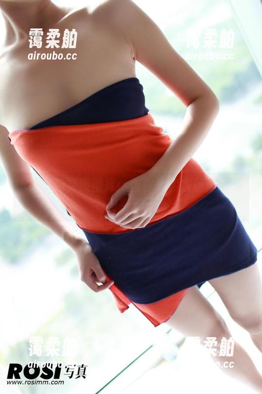 ROSI的制服图库：当你想和衣柜里的制服聊聊天