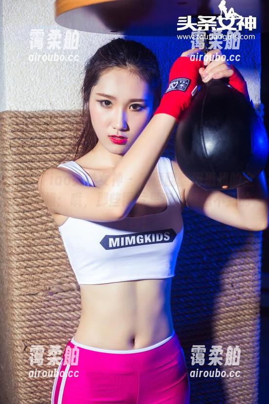TouTiao头条女神-周思超 TouTiao头条女神 - 随意翻翻周思超的全套御姐:哦,那些图片里有你意想不到的东西!