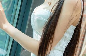 UGirls尤果网 - 就在这里！谭晓彤最新油亮套图，油光可鉴，全新滑溜体验！