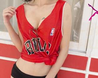 UGirls尤果网 - 网盘发送：一份霓梓心比基尼小心机，发送到你手机上～