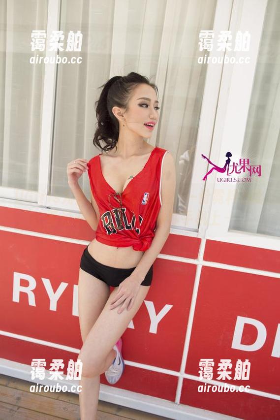 UGirls尤果网 - 网盘发送：一份霓梓心比基尼小心机，发送到你手机上～
