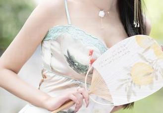 XIAOYU语画界 - 李丽莎这身职业装，高清原图下的职场实力，暗藏了多少角色扮演？