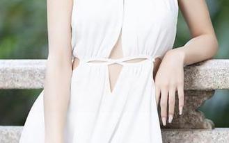 XIAOYU语画界 - 泳池边的玥儿玥，比基尼图集分享，突然有点想去游泳了。