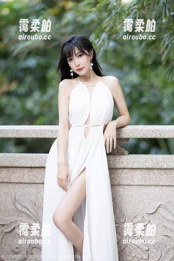 XIAOYU语画界-玥儿玥 XIAOYU语画界 - 泳池边的玥儿玥,比基尼图集分享,突然有点想去游泳了。