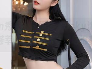 Xiuren秀人网 - 图集·Lucky沈欢欣的泳衣荟萃，看她如何优雅地泡在水里