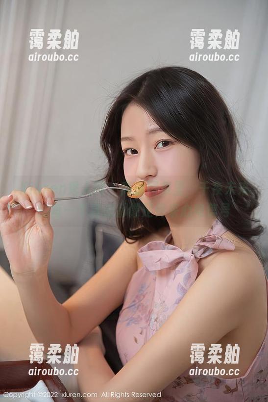 Xiuren秀人网 - 高清图集里，千夜未来的每一个自拍都像是传来心电信号