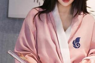 Xiuren秀人网 - 奈奈Fox在线带来新作，小小眼镜与“大大梦想”的完美结合！