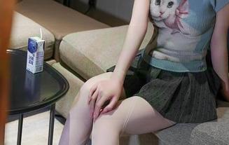 Xiuren秀人网 - 下载妲己toxic高清校园写真，看她如何把校园搞得不一样，这剧情起伏好大啊。