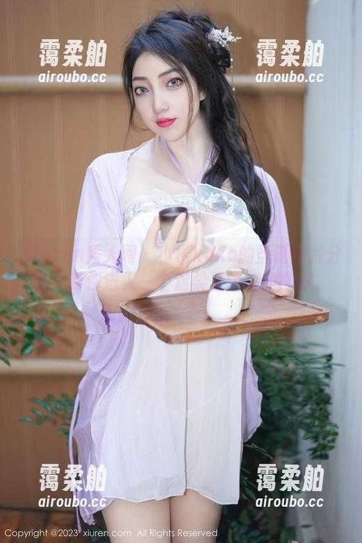 Xiuren秀人网-小樱koko Xiuren秀人网 - 小樱koko的圣诞图片分享,带你进入一个温柔又疯狂的世界。