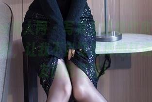 Xiuren秀人网 - 写真里的杨欣欣，一副清纯模样，让我不自觉想把她打造成我朋友圈的封面！