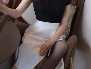 Xiuren秀人网 - 甜白酱的女仆：这一身制服，隔着屏幕都能让人感到脖子发痒