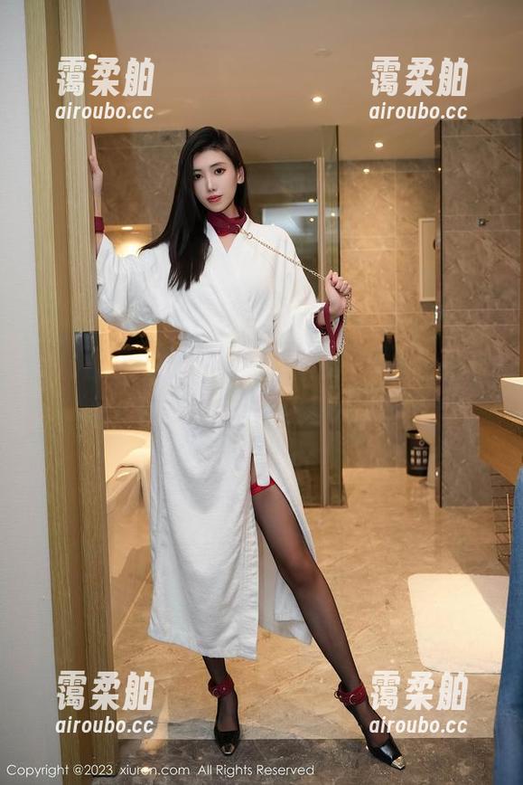 Xiuren秀人网-蛋蛋宝 Xiuren秀人网 - 彩色婚纱也得无圣光,蛋蛋宝的图包里藏着小惊喜哦