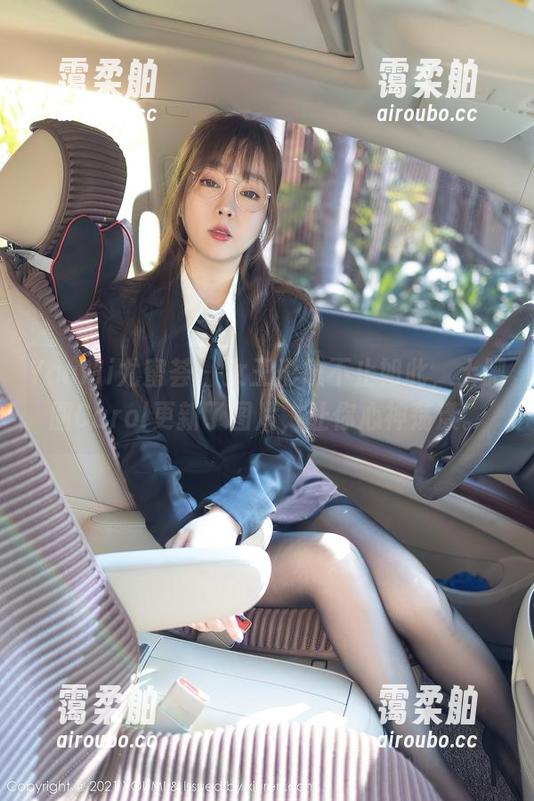 YouMi尤蜜荟 - 女王形象不止如此，土肥圆Carol更新了图片，让你心神荡漾。
