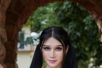 YouWu尤物馆 - 更新来了，孟狐狸FoxYini夏季写真，别问我为什么心乱，其实就是热得。