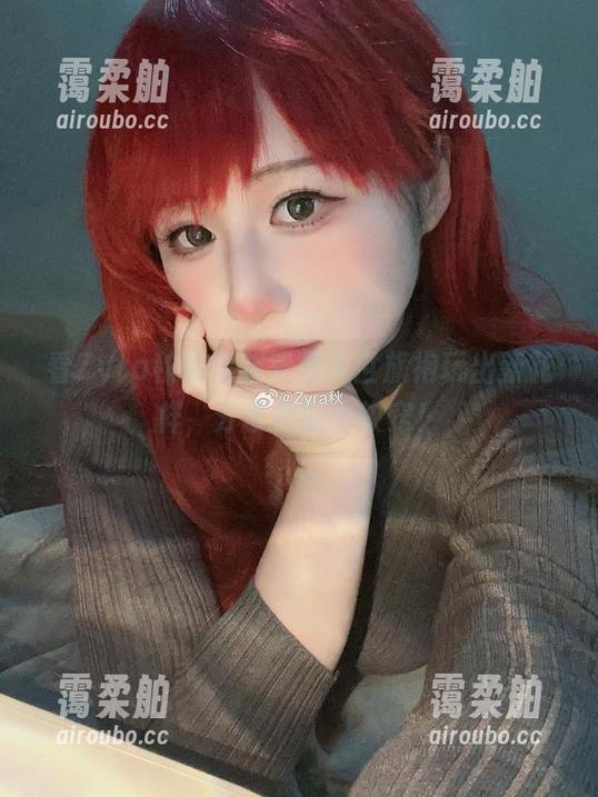 看Zyra秋如何将路易九世旗袍玩出新花样，分享她的小诀窍！