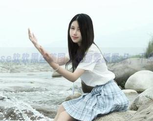 欲看eloise软软黑丝美图，资源要抓紧点，不然就得等。
