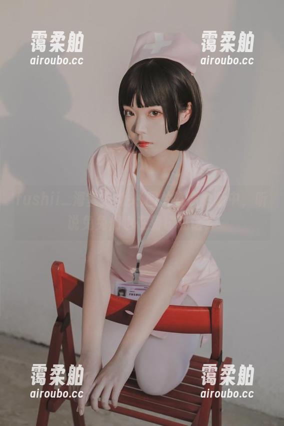 fushii_海堂 fushii_海堂兔兔头,图片资源更新中,听说兔兔们也在窃窃私语?