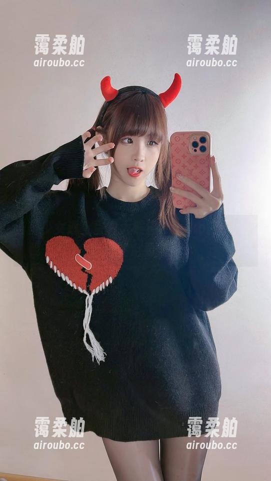 当美少女遇上蛋白大熊猫，miko酱ww的套图注定要火！
