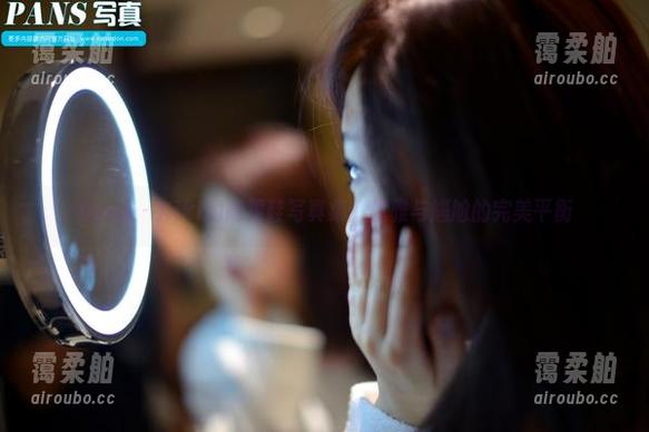 pans - Kiki的高跟鞋写真集：优雅与尴尬的完美平衡