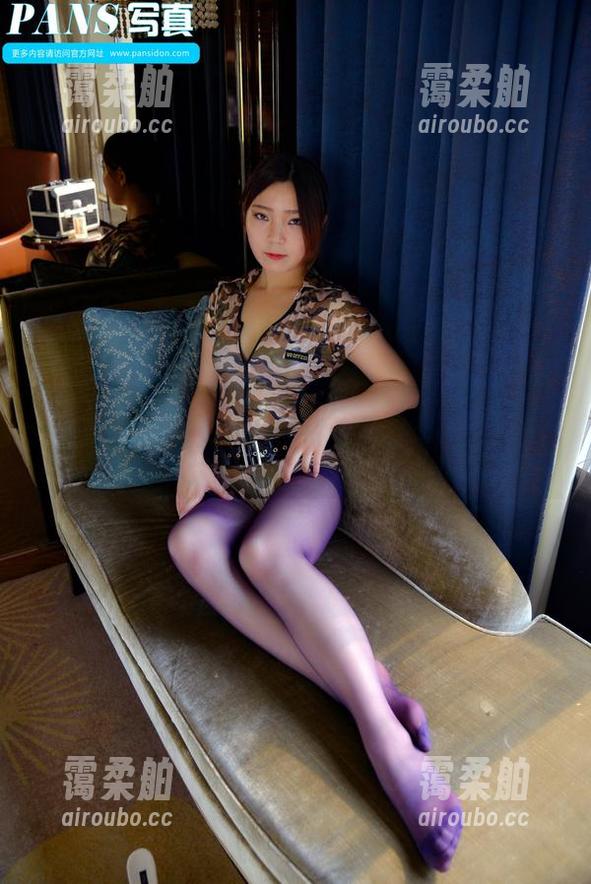 pans - 安安的比基尼美图：胸怀大志，对着镜头发呆～