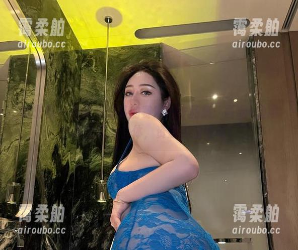 不爱笑的赛琳 微密圈 - 品味不爱笑的赛琳的作品集:西服+渔网丝袜的完美合体,资源肆意流动!