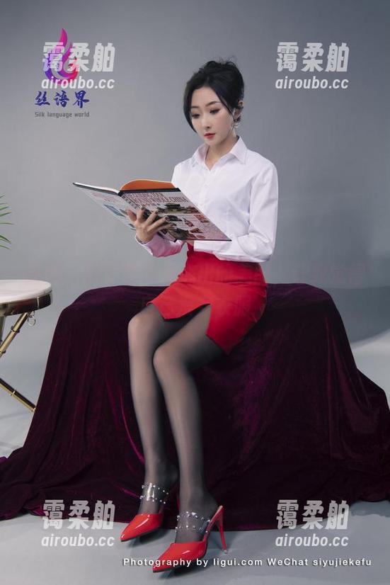 丽柜-心心 丽柜 - 这个夏天心心出的美图,让我觉得自己没穿衣服