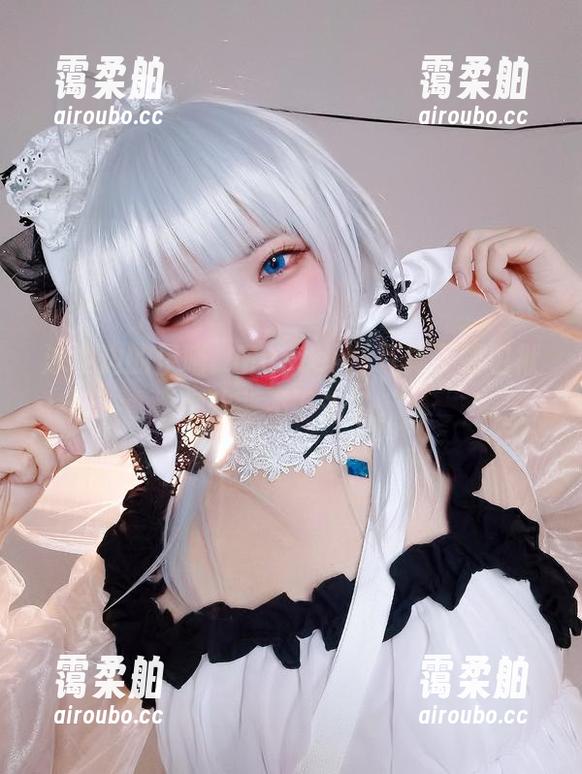 伊喵_Master 泳池边的伊喵_Master,写真下载包袱都快背不下去了。