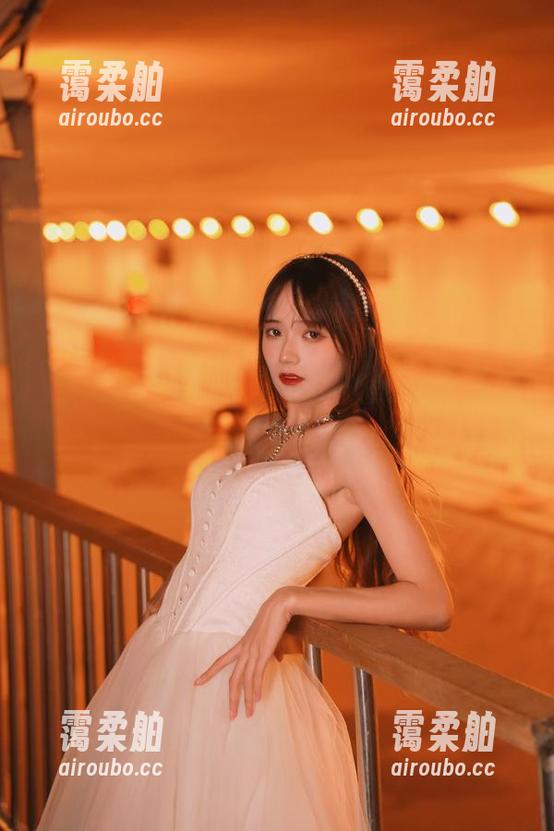 兔子Zzz不吃胡萝卜，可她的高跟鞋让图库资源全无敌！