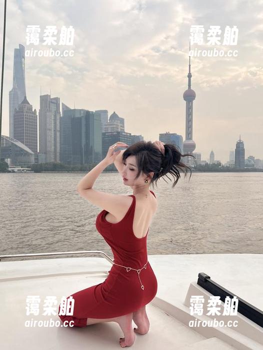 微密圈 - 周妍希的透明套图，谁还敢说看不到真我？