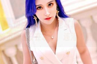 嗲囡囡 - 田冰冰的比基尼写真，让我怀疑我能不能湮没在水里，连海都羡慕！