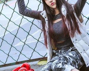 头条女神 - 一张张令人咋舌的毛衣图片，月音瞳最新灵感迸发。