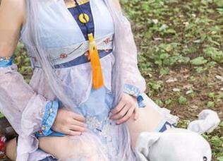 头条女神 - 海边沙子与李由美的亲密接触，原图差点被海浪打成了‘见不到的海鸥’，精选好欢乐