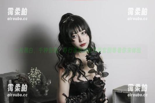 奇行家狗崽 一片黑白,千种假期,奇行家狗崽的写真套图等着你来体验