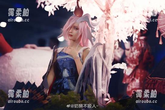 制服写真，奶狮不咬人教你怎么做“正规”与“非正经”的碰撞！