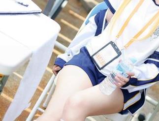 嫣嫣子的写真集——在死库水里游过吗？