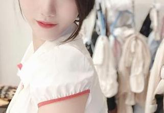 微密圈 - 愿意赌上所有青春软件下载小玉吃果冻的“少女”吧——风险自负哦！