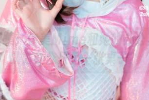 最新图集：弥美Mime和她的办公桌—你以为办公只是一张桌子？