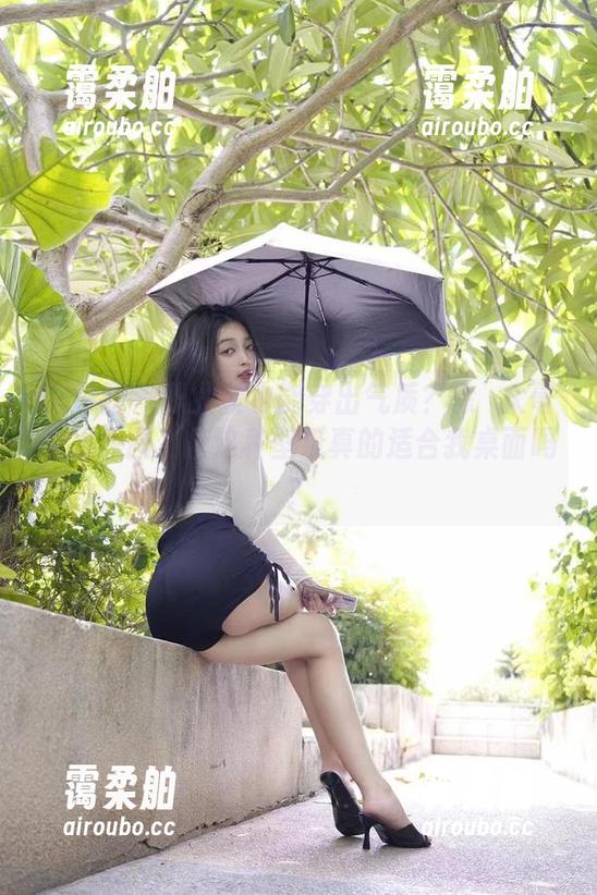 微密圈 - 职业装也能穿出气质？徐珺大哥给出原图，但这种壁纸真的适合我桌面吗？